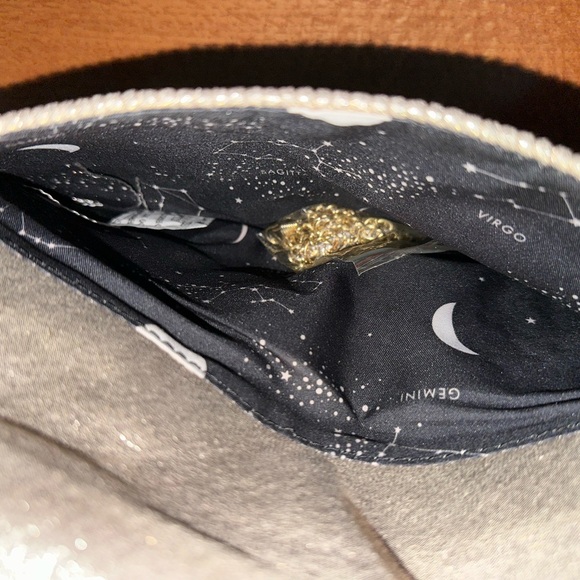 Chic Metallic Clutch with Zipper - Picture 5 of 5